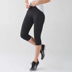 Lululemon Tight Stuff Crop Reflective Sequin Dot Silver Capri Athletic Leggings